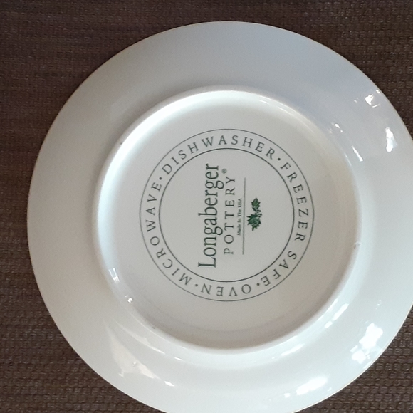 Longaberger American Holly Christmas Plate 8 inch - Picture 2 of 3